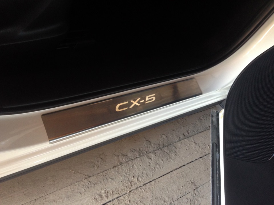 Накладки на пороги MAZDA CX-5 2011~