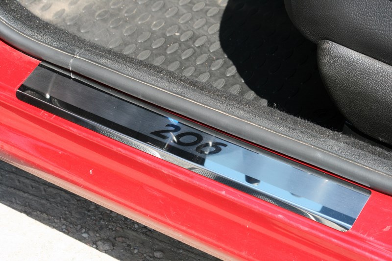 Накладки на пороги PEUGEOT 206 1998-2012~