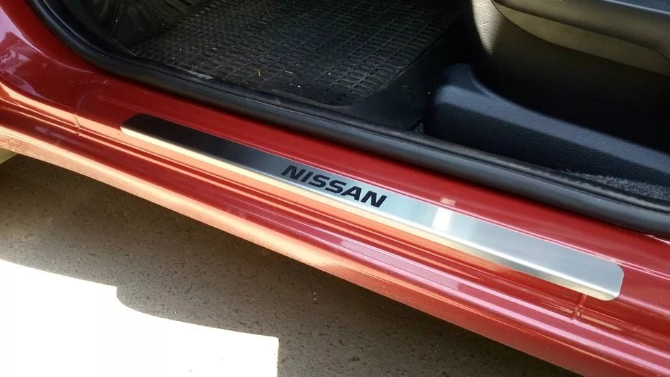 Накладки на пороги NISSAN Juke 2010-