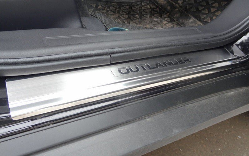 Накладки на пороги MITSUBISHI Outlander 2012~